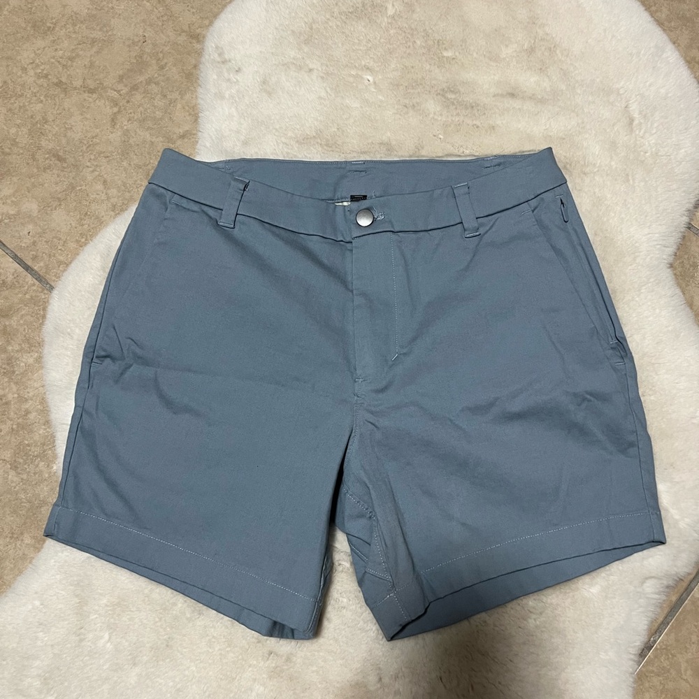 Men’s Lululemon shorts